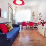 New York Apartment, Fronte Mare Rif A805 *