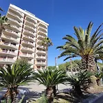 New York Apartment, Fronte Mare Rif A805 *