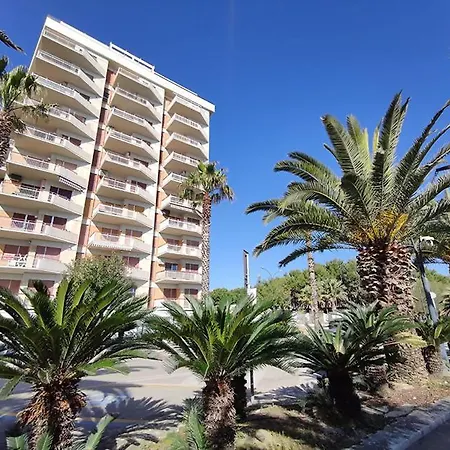 New York Apartment, Fronte Mare Rif A805 *